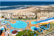 Cristal Praia Resort Spa, em frente à Praia de Vieira de Leiria