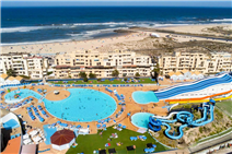 Cristal Vieira Praia com acesso às piscinas e parque aquático