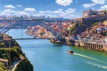 The Log Porto Hotel by Piamonte e Cruzeiro pelo Rio Douro
