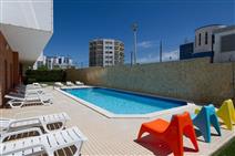 Studio 17 by Atlantic Hotels no centro de Portimão com Piscina